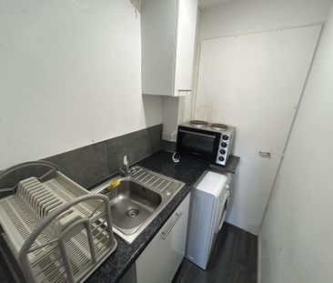 Studio to rent - Photo 5