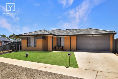 54 Norton Dr, Mooroopna - Photo 3