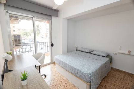 Calle Explorador Andrés, Valencia, Valencian Community 46022 - Photo 2