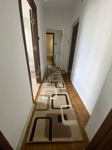 Închiriez apartament cu 2 camere - Fotografie 3