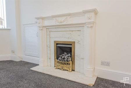 2 bedroom end of terrace house to rent - Photo 3