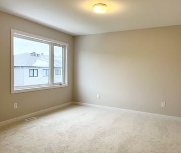 For Lease - 622 Expansion Road, Barrhaven, Ontario - Photo 2