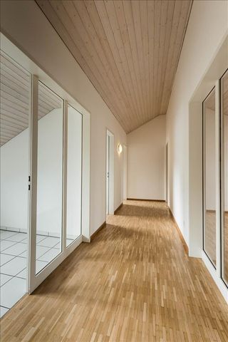 "Living in the Green" - Photo 4