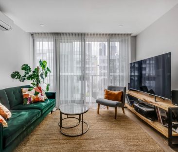 Light-Filled Apartment in Prime City Fringe Location - Photo 4