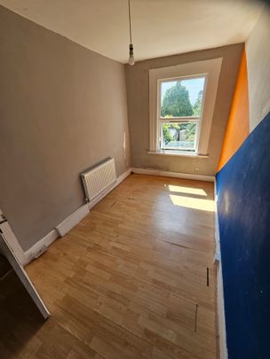 2 Bed Terraced House, Norfolk Road, E17 - Photo 1