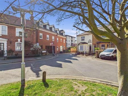 Monument Green, Weybridge, KT13 - Photo 5