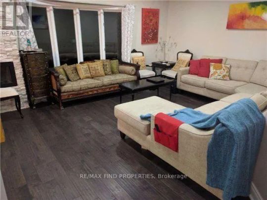 2406 YORKTOWN CIRCLE - Photo 1