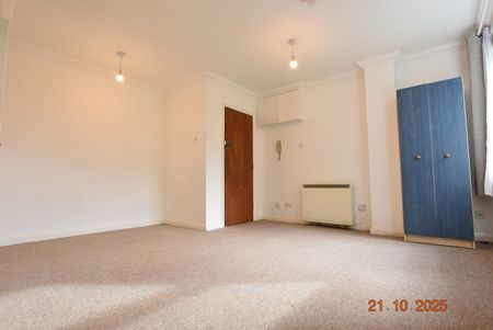 Studio Flat, Hart Hill Drive, LU2 - Photo 3