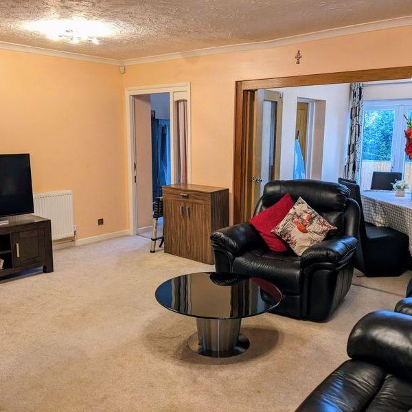 4 bedroom semi-detached house to rent - Photo 1