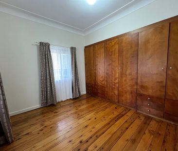 Spacious Family Home - Photo 6