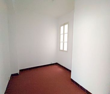 Appartement 2 pièces 35m2 MARSEILLE 15EME 495 euros - Photo 2