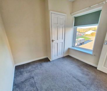 3 bedroom end of terrace house to rent - Photo 5