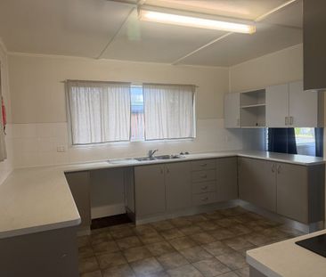 Tidy Home Close to Town and Park - Photo 6