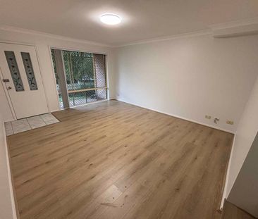 Spacious 2 Story Townhouse - Photo 2