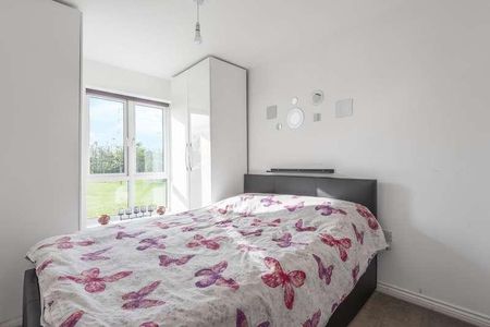 Berryfields, Aylesbury, HP18 - Photo 5