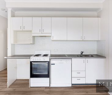 Modern Studio at the Oaks Goldsbrough! - Photo 3