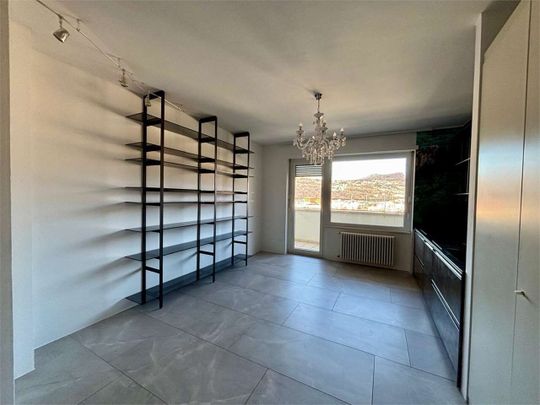 Stylish 2-room top floor with great views - Foto 1