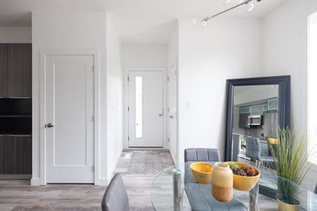 Edmonton Unfurnished townhouse Rental in West Jasper Place - Welcome to the Spruce! Beautiful Townhome Living! - Photo 4