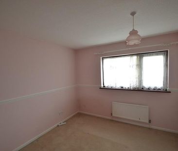 2 bedroom end of terrace house to rent - Photo 3