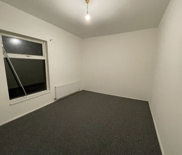 2 Bed Terraced House, Beverley Street, M9 - Photo 3