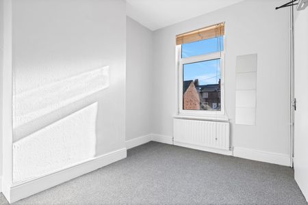 Newdigate Villas, NG7 - Photo 5