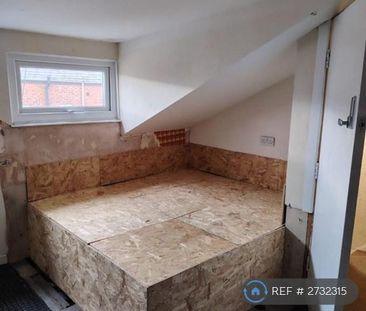 4 bedroom semi-detached house to rent - Photo 4