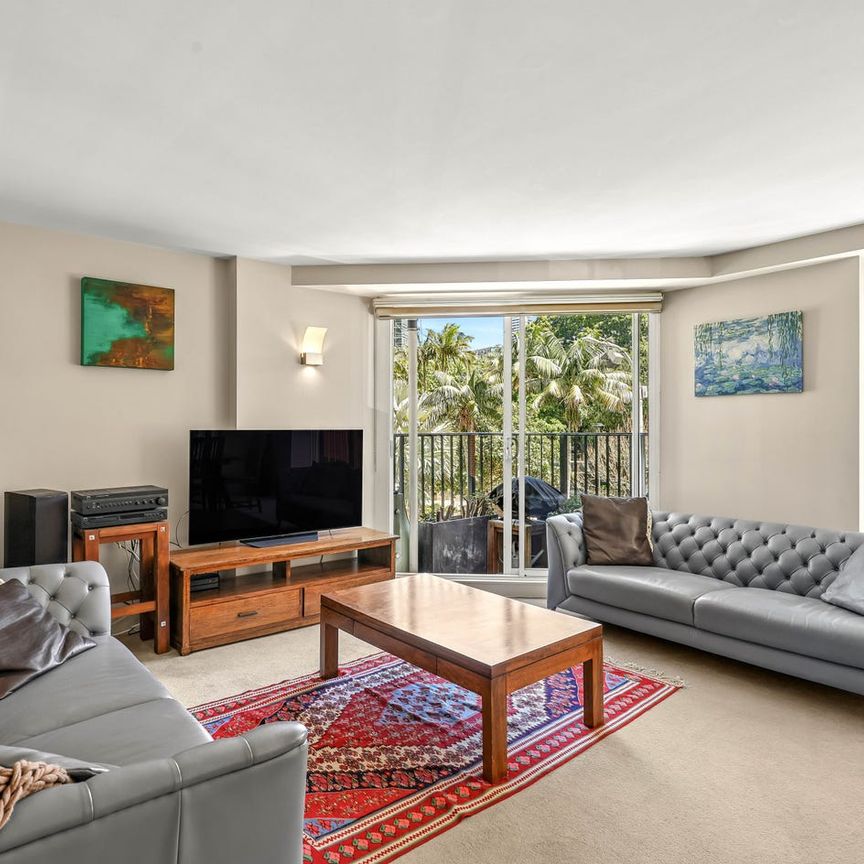 Fully Furnished Apartment in Landmark Gazebo Building - Photo 1