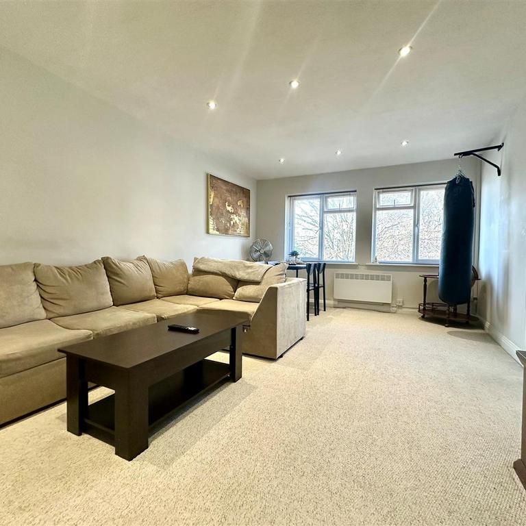 2 bedroom flat to rent - Photo 1