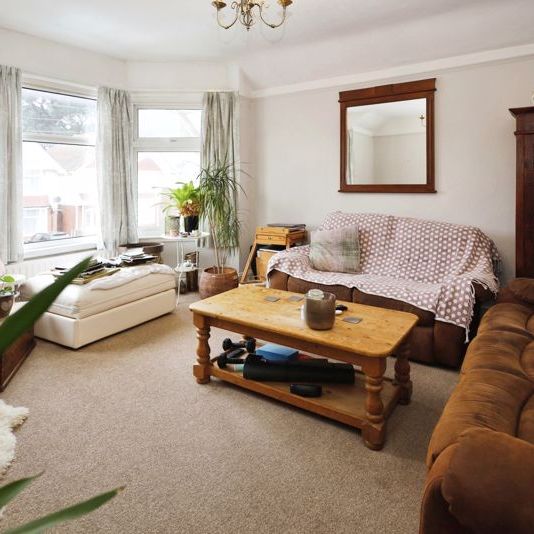 Seaward Avenue, Bournemouth - Photo 1