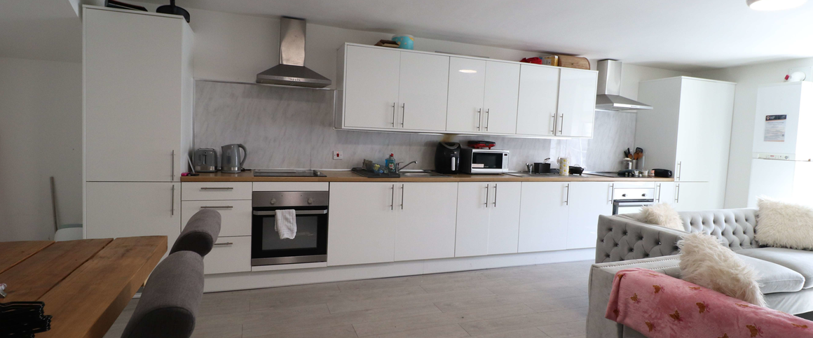 King Street Room 2 Large Double - Photo 1