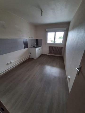 Location - Appartement T4 - 75 m² - Maîche - Photo 5