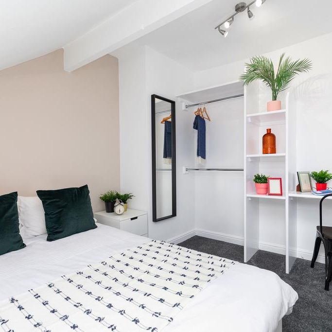 4 bedroom flat share to rent - Photo 1