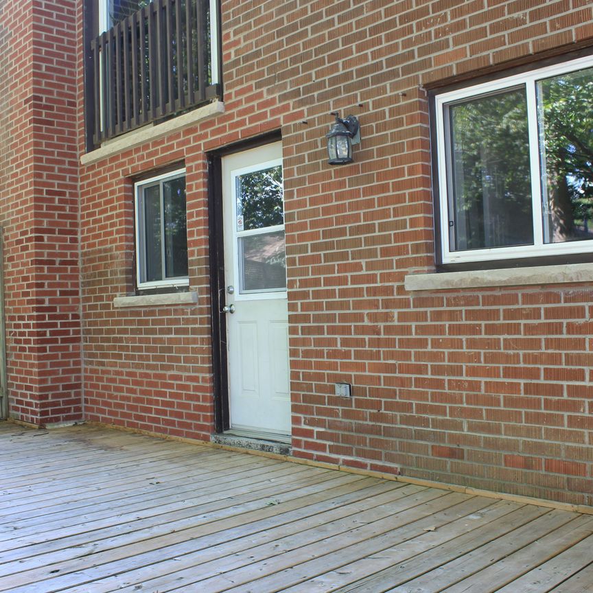 For Lease - 12 Woodgrove Court Unit# Lower, Barrie, Ontario - Photo 1