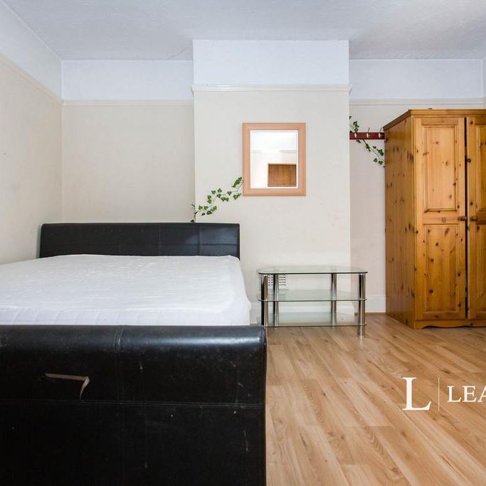 1 bedroom in a house share to rent - Photo 1
