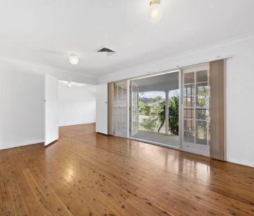 Freshly Updated Home in Sought-After Crestwood Catchment - Photo 5
