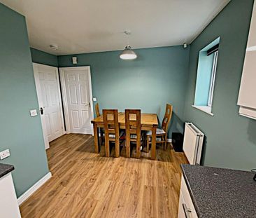 3 bedroom end of terrace house to rent - Photo 4