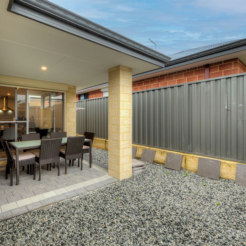 15 Hayeswater Street, Aveley WA 6069 - Photo 1