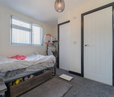 5 bedroom terraced house to rent - Photo 4