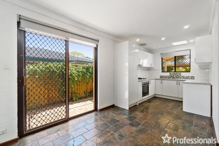 8 Glengarry Street, Parkwood WA 6147 - Photo 2