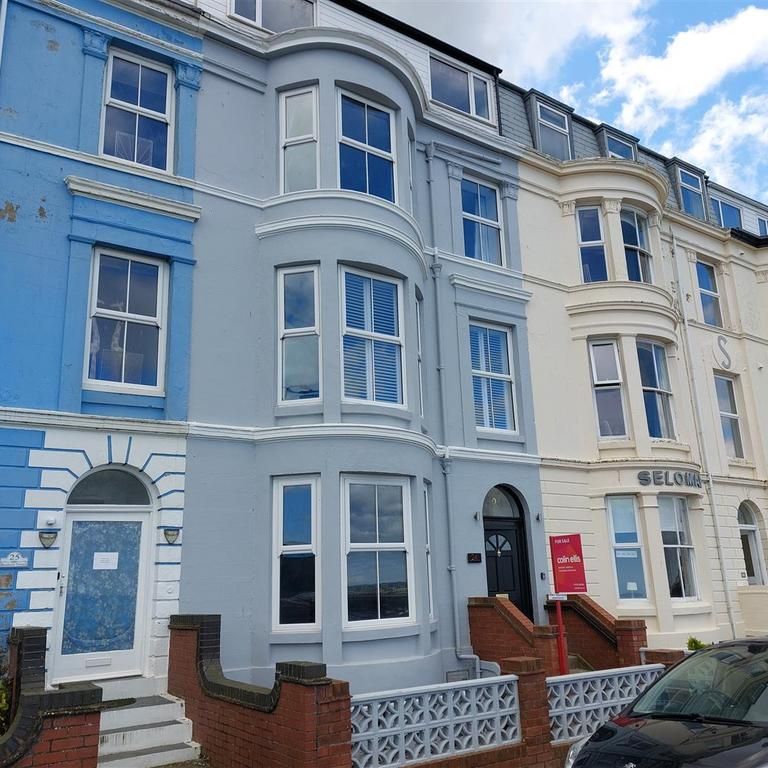 2 bedroom flat to rent - Photo 1