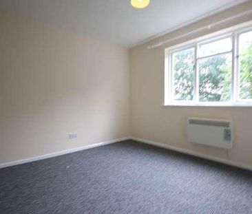 St Peters Close, Cheltenham, GL51 - Photo 3