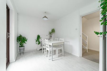 1 bedroom in a house share to rent - Photo 5