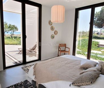 Villa à louer en Corse, pieds dans l'eau - Photo 2