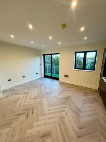 1 Bed Flat, Barham Road, CR2 - Photo 2