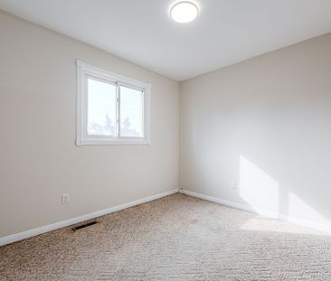 For Lease - 586 Creekview Circle, Pickering, Ontario - Photo 1