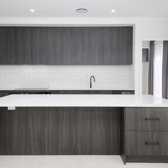 Brand New House - Huge Family design property - Photo 1