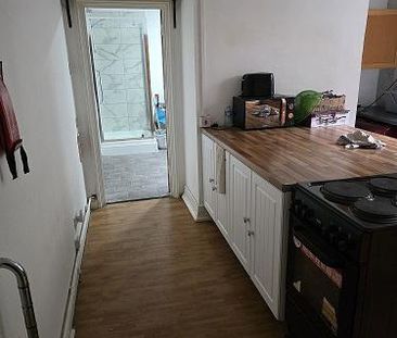 1 bedroom in a house share to rent - Photo 6
