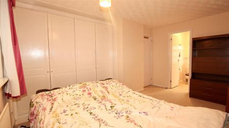 5 bedroom detached house to rent - Photo 5