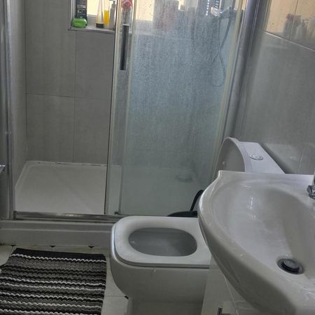 1 bedroom semi-detached house to rent - Photo 4