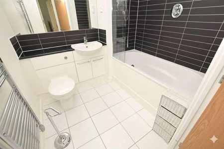 Lexicon Apartments, Mercury Gardens, Romford, RM1 - Photo 5